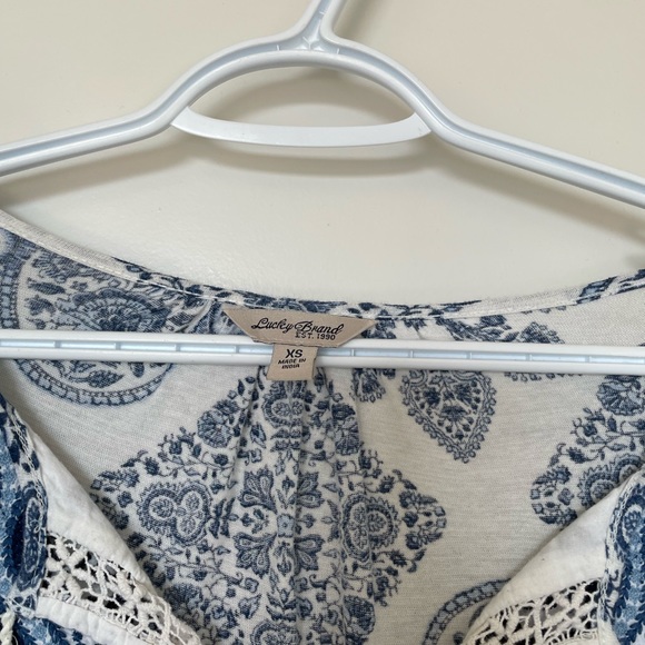 Lucky brand blouse. Size xs. - Picture 2 of 3